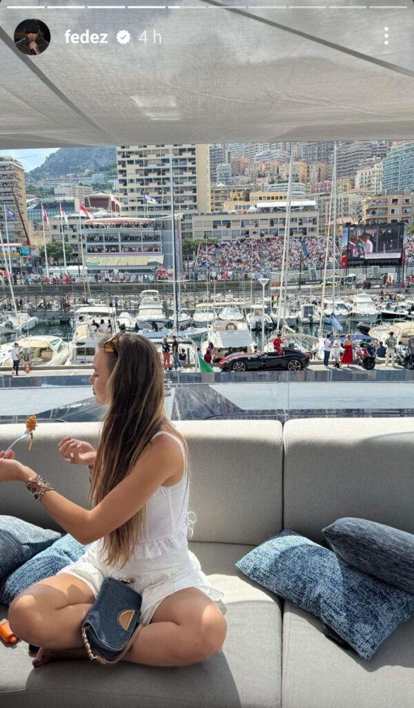 Fedez è stato avvistato con una modella a Monaco