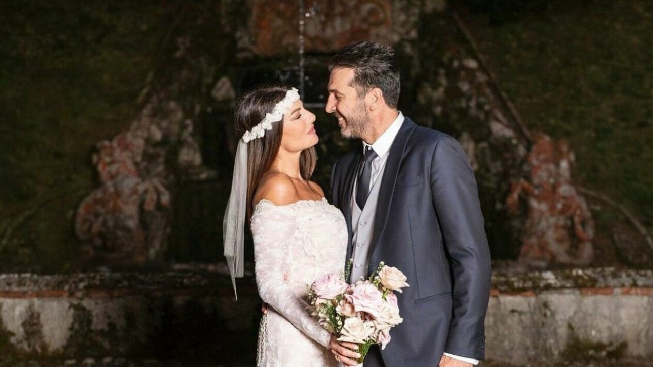 Ilaria D'Amico abito nuziale Gigi Buffon completo