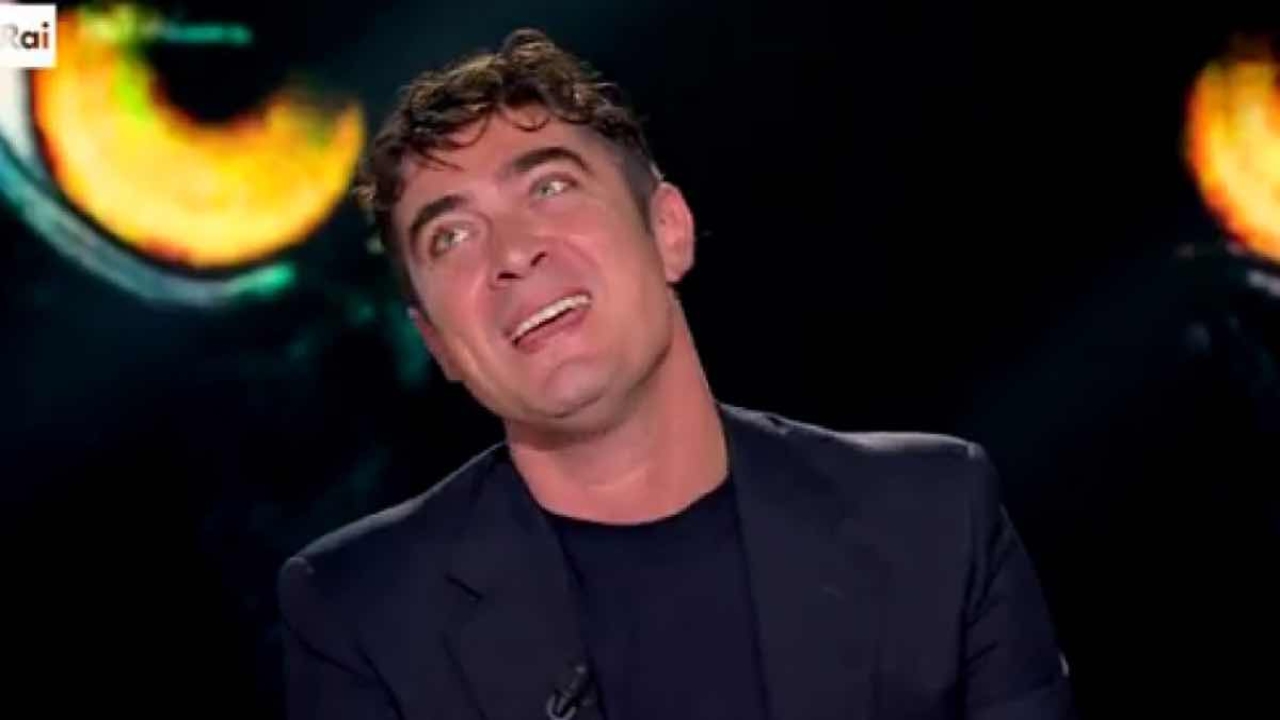 Riccardo Scamarcio a Belve