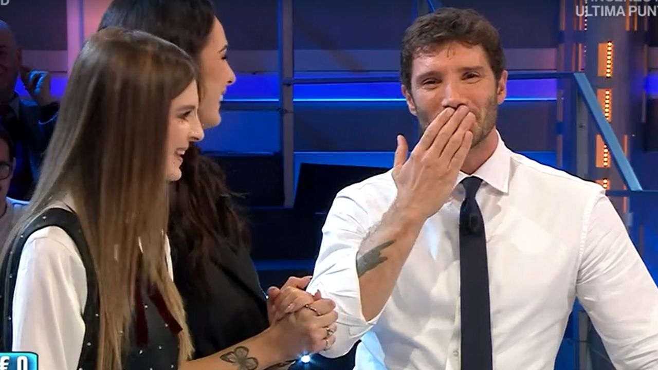 Stefano De Martino 'rubacuori' ad Affari Tuoi