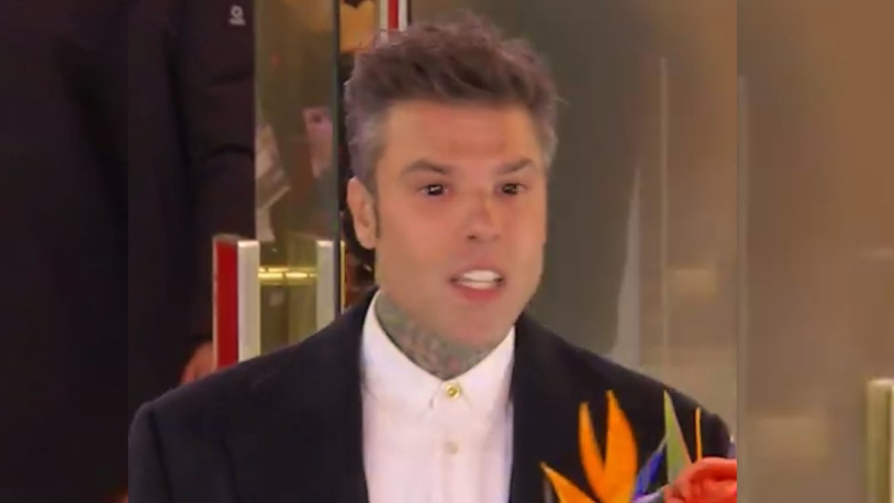 Fedez occhi neri a Sanremo